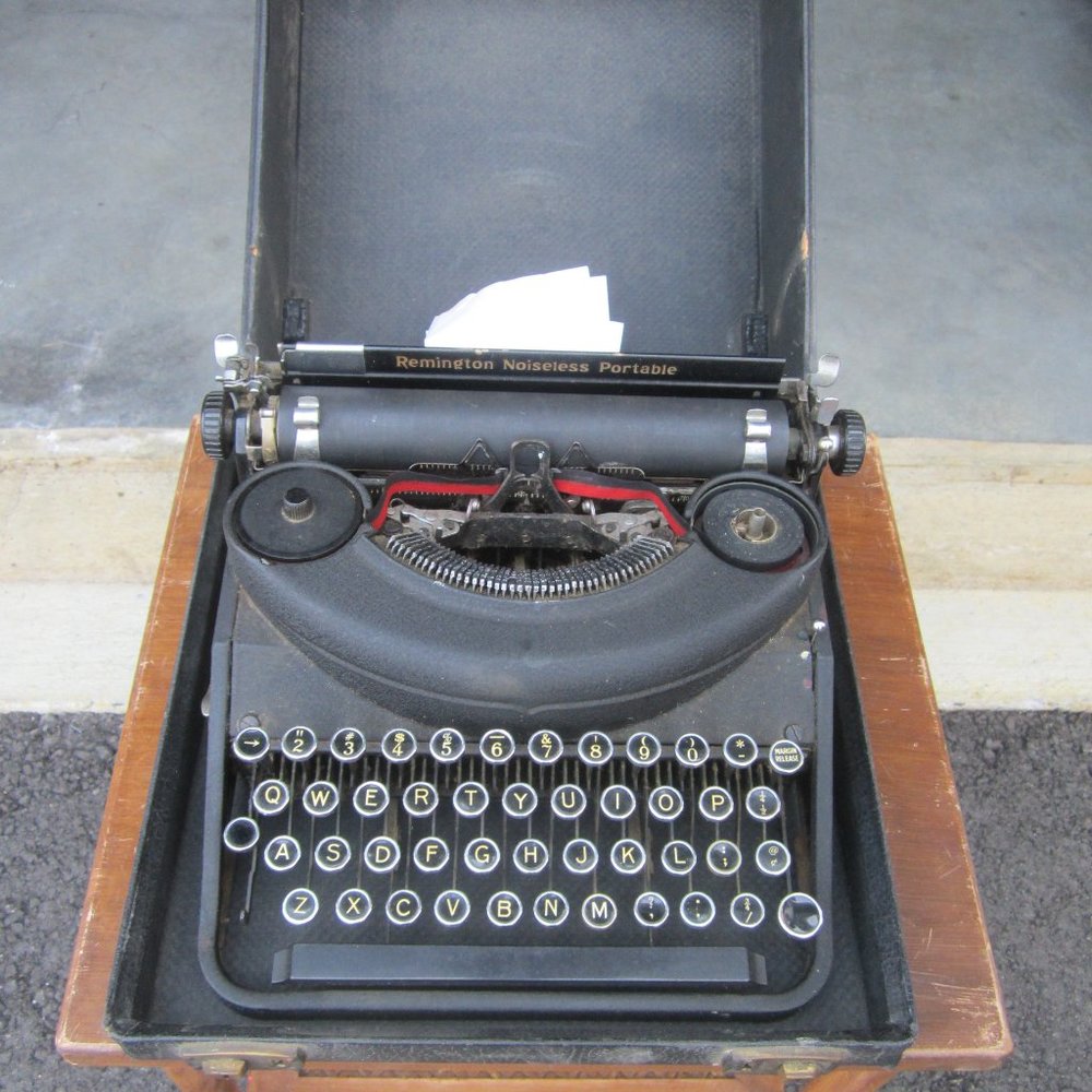 RARE ANTIQUE REMINGTON NOISELESS PORTABLE TYPEWRITER, 1930'S ERA